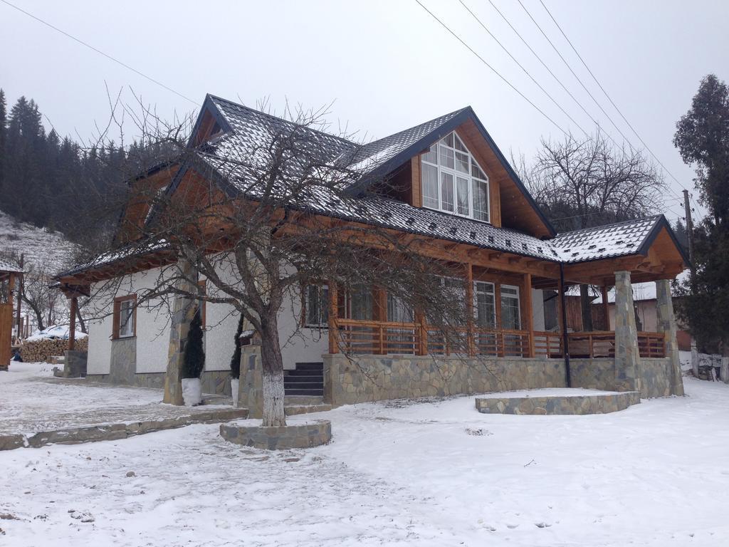 Cottage Familiya Verkhovyna Exterior photo